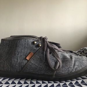 Women’s Vans low top fashion sneaker